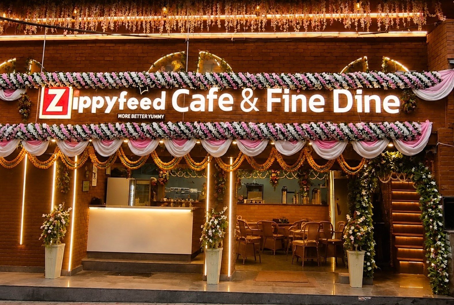ZippyFeed Restaurant / Rooftop franchise